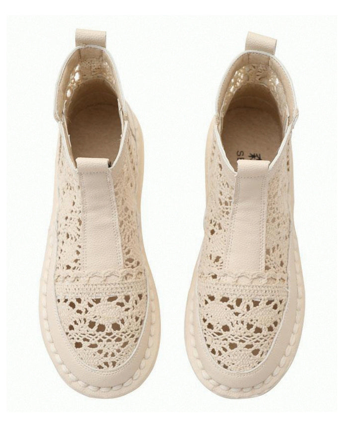Well Tailored Boots with a Graceful Silhouette