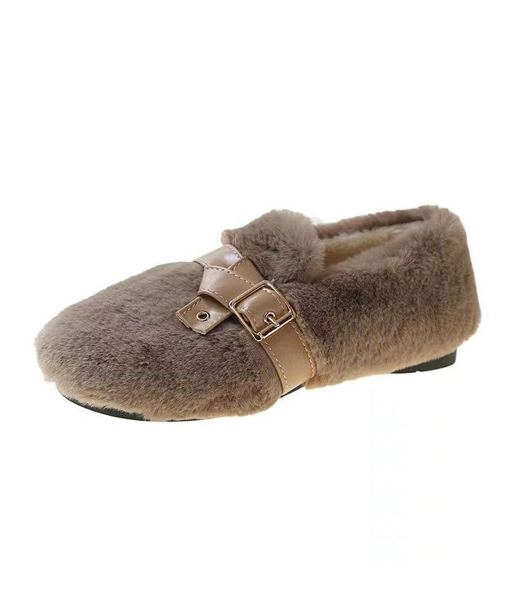 Effortlessly Elegant Shoes with a Timeless Design