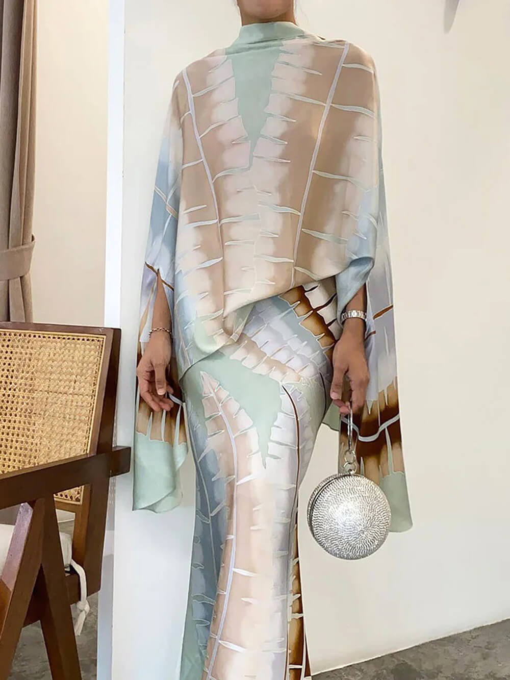 Sophisticated Garment with a Clean Classic Look
