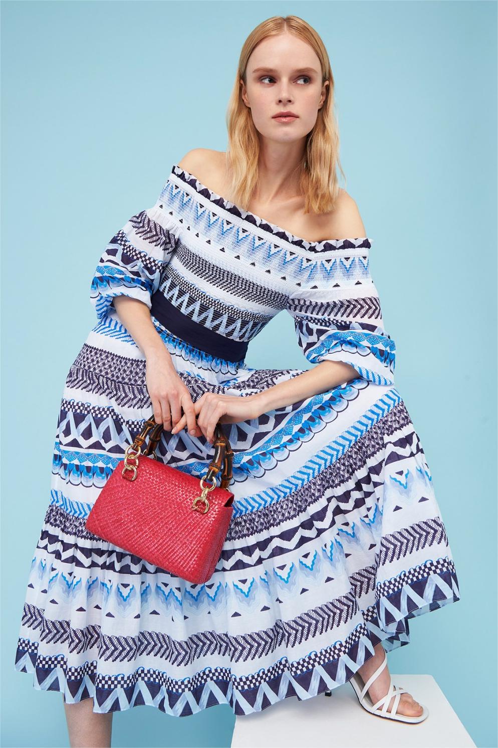 Beautifully Finished Dress in a Timeless Design
