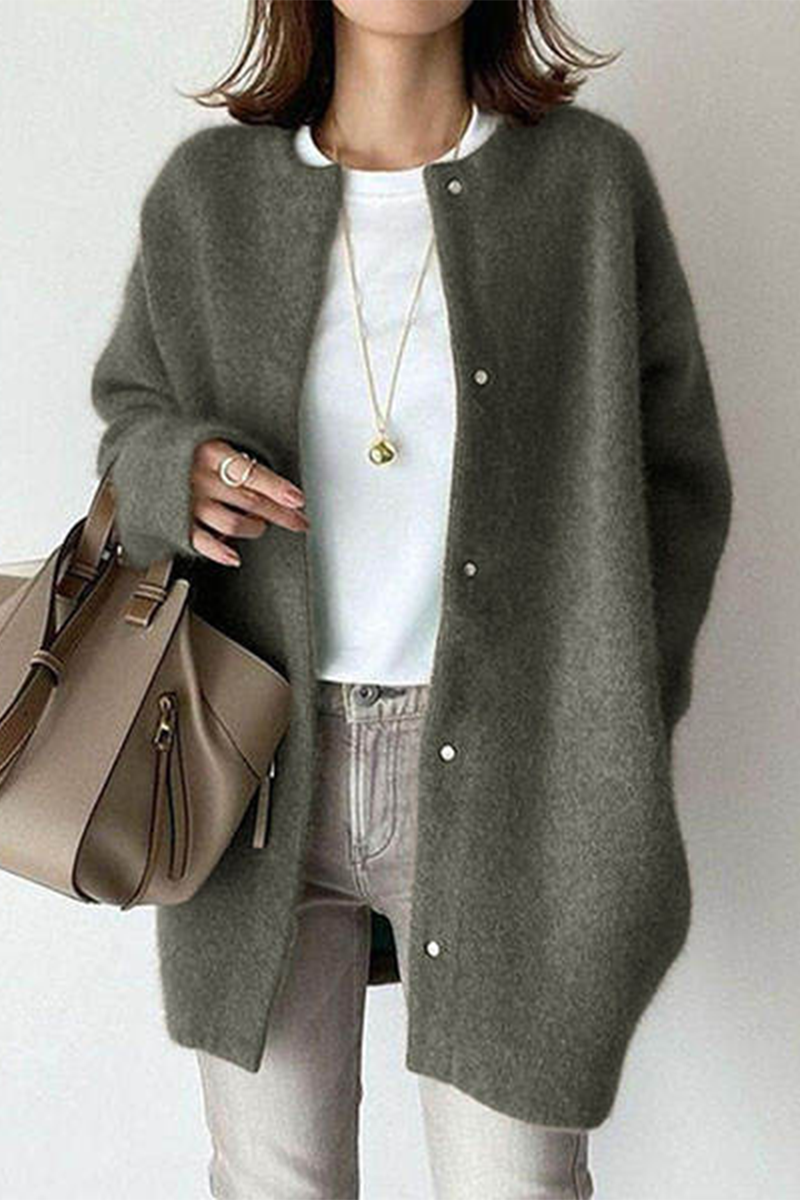 Sophisticated Garment with a Clean Classic Look