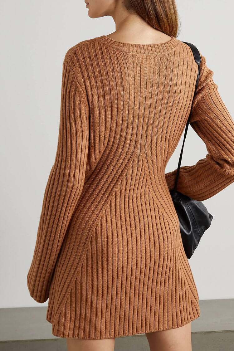 Classic Vintage Sweater with a Flattering Fit