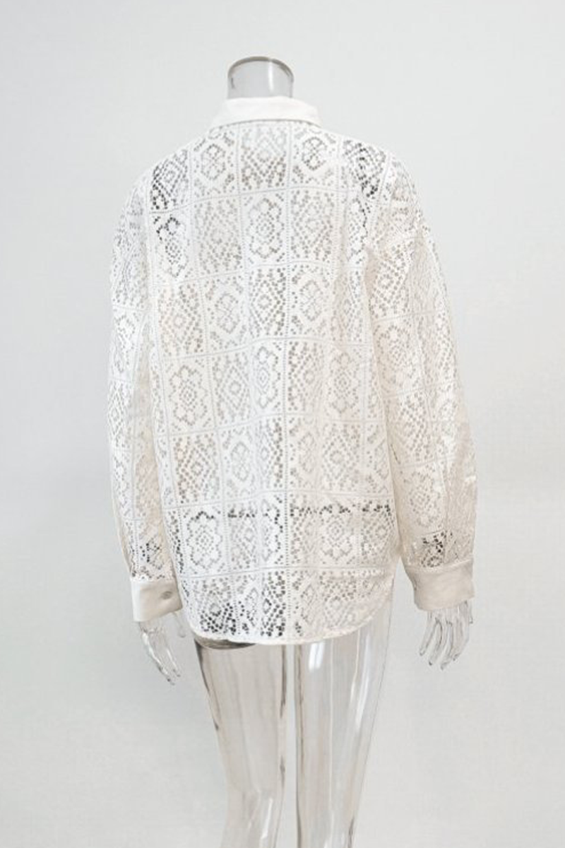 Well Tailored Blouse with a Graceful Silhouette