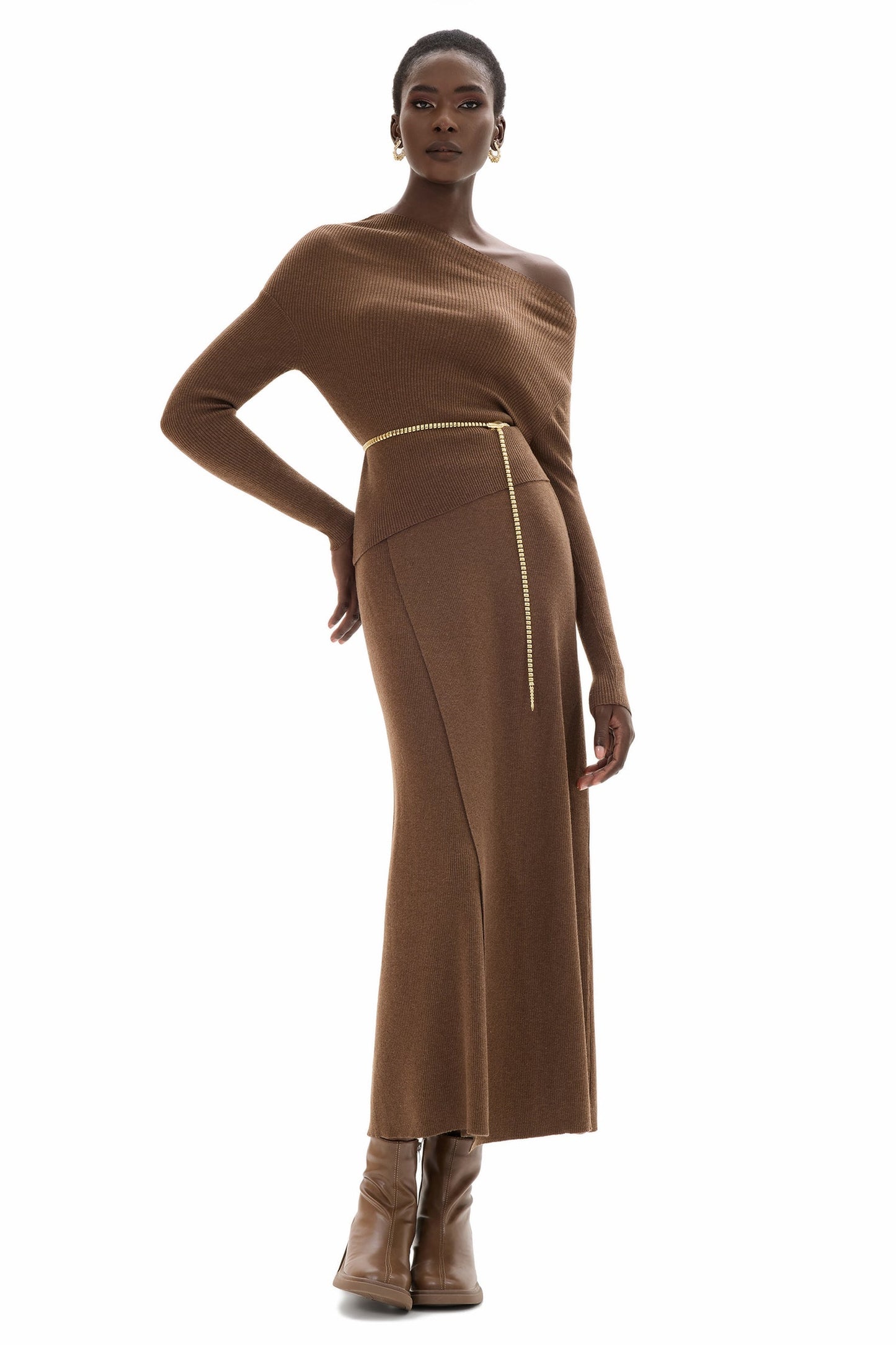 Effortlessly Elegant Garment with a Timeless Design