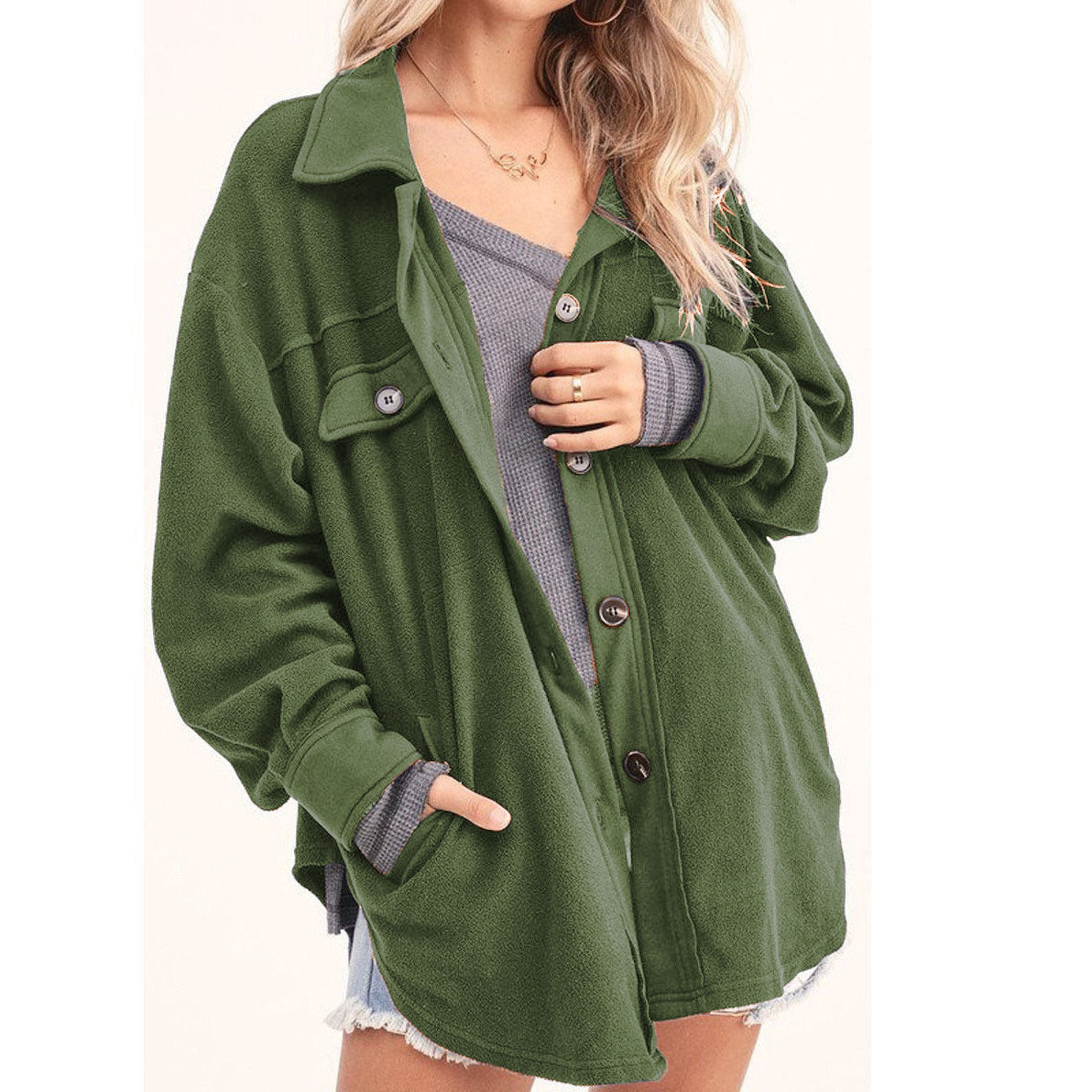 Well Tailored Coat with a Graceful Silhouette
