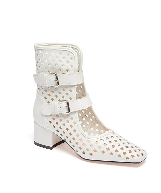 Beautifully Finished Boots in a Timeless Design