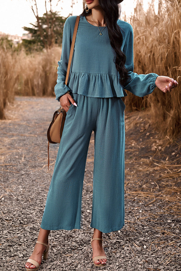 Well Tailored Trousers with a Graceful Silhouette