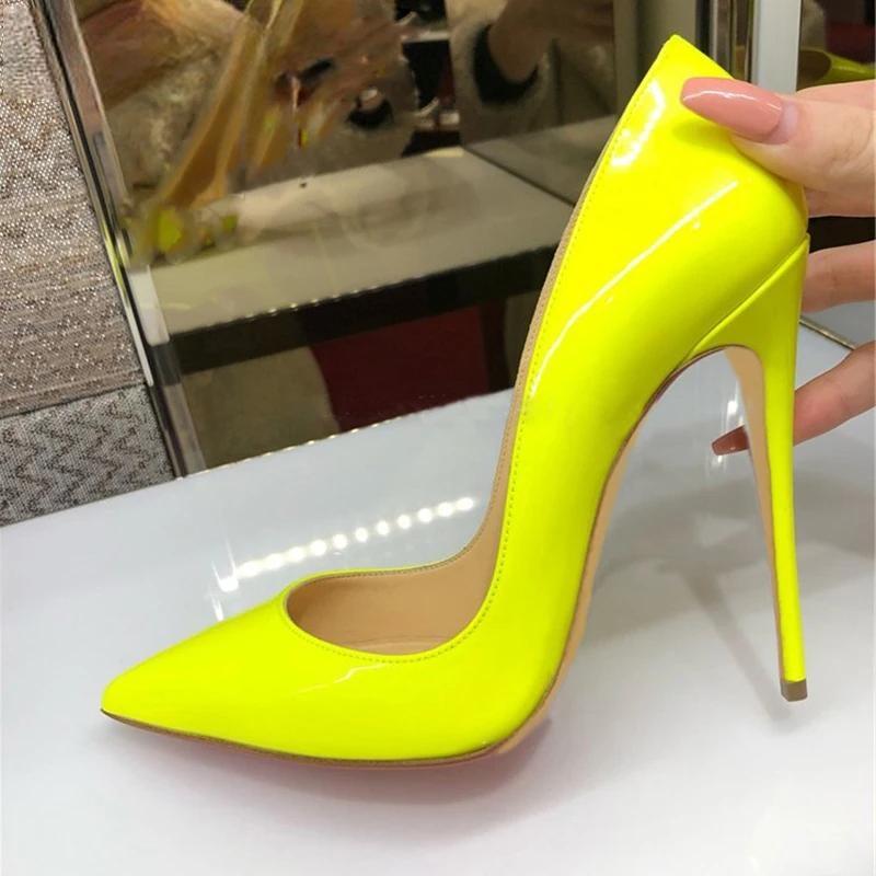 A Vintage Style Heels with Delicate Timeless Details