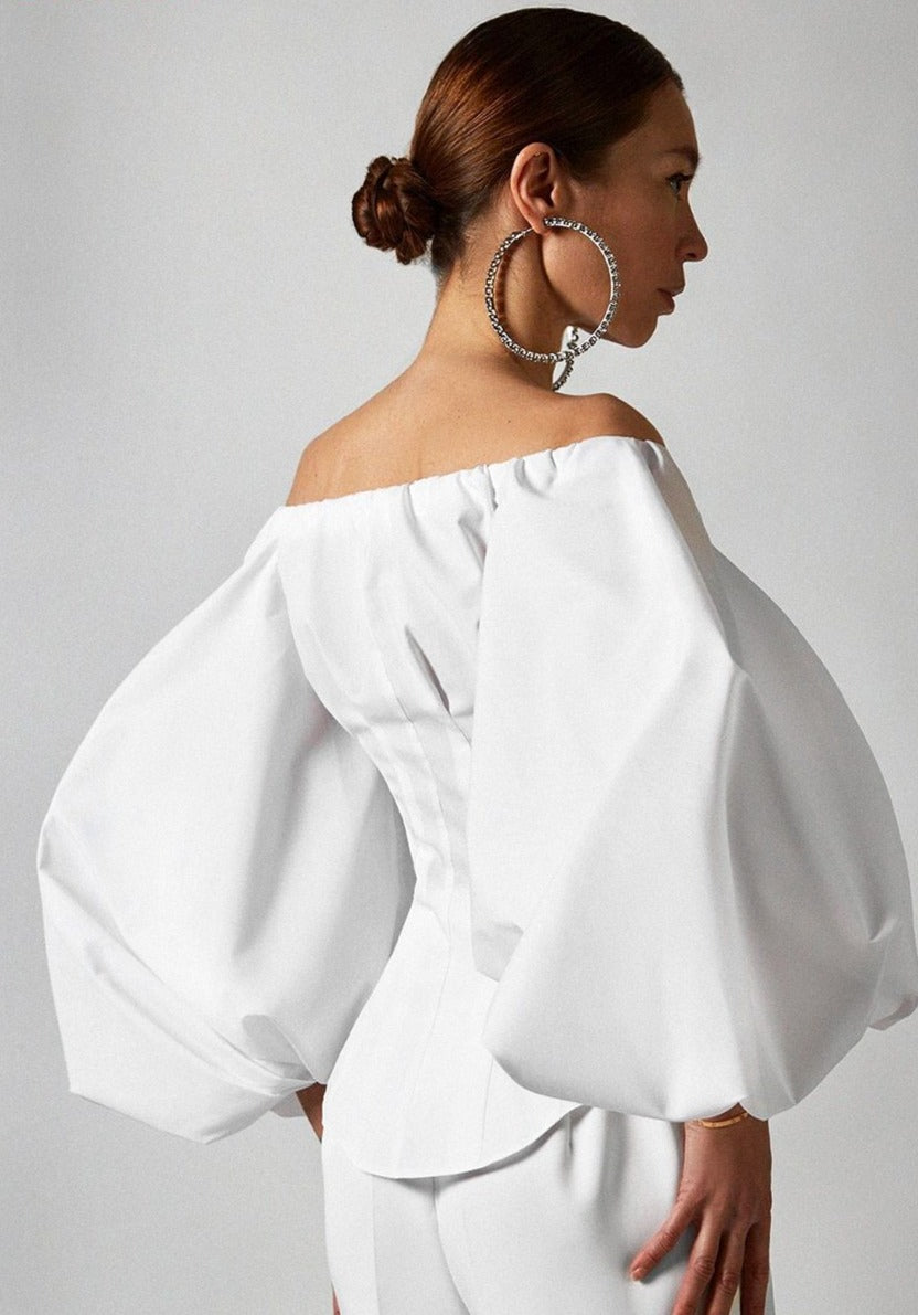 Beautifully Finished Top in a Timeless Design