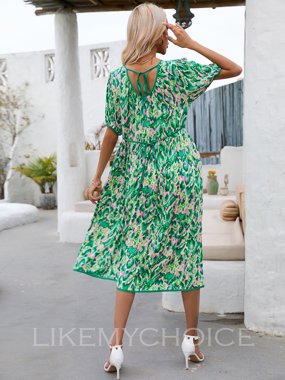 Classic Vintage & Enduringly Stylish Dress