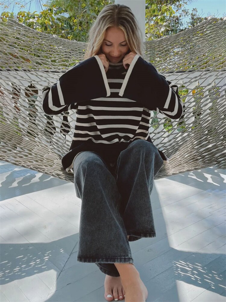 Effortlessly Elegant Sweater with a Timeless Design
