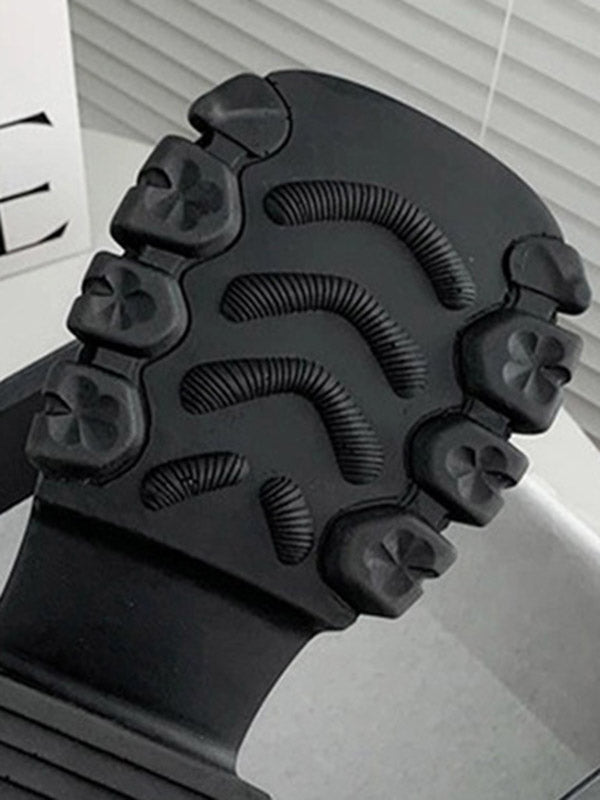 Well Tailored Shoes with a Graceful Silhouette