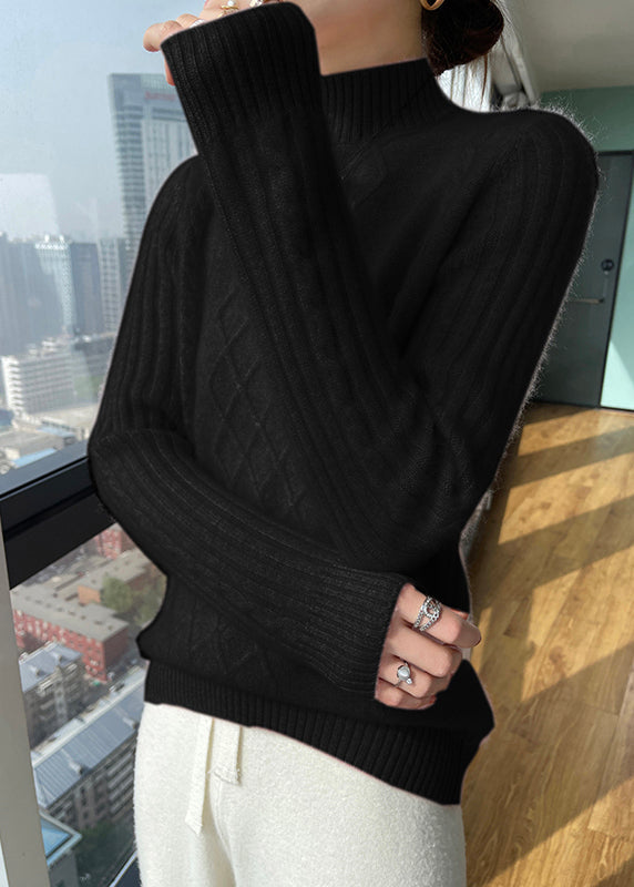 Effortlessly Elegant Sweater with a Timeless Design
