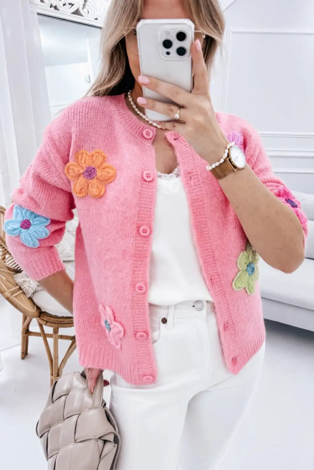 Effortlessly Elegant Cardigan with a Timeless Design