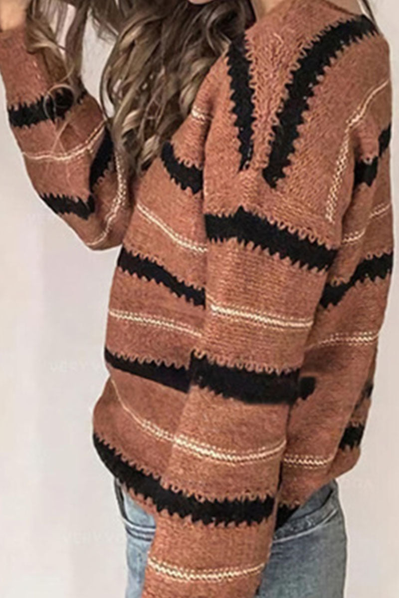 Well Tailored Sweater with a Graceful Silhouette