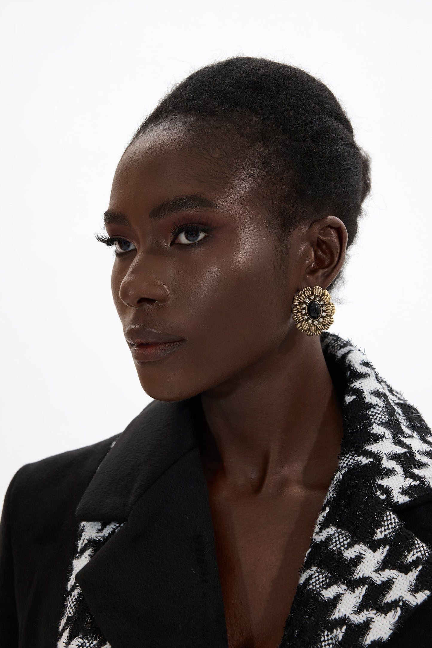 Well Tailored Garment with a Graceful Silhouette
