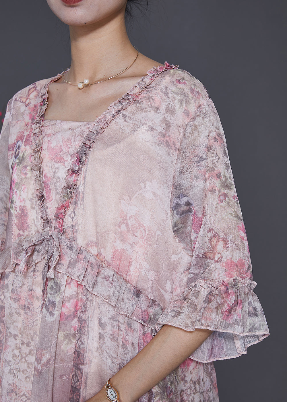Beautifully Finished Dress in a Timeless Design