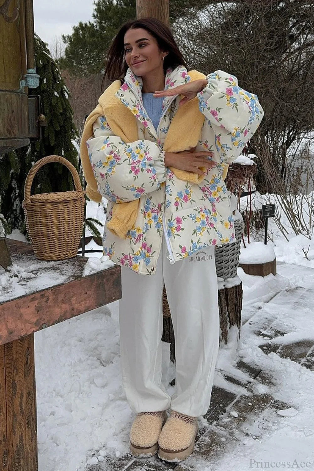 Effortlessly Elegant Coat with a Timeless Design