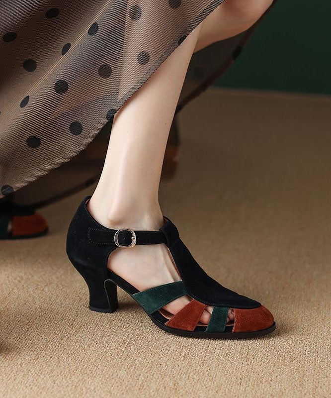 Effortlessly Elegant Sandals with a Timeless Design