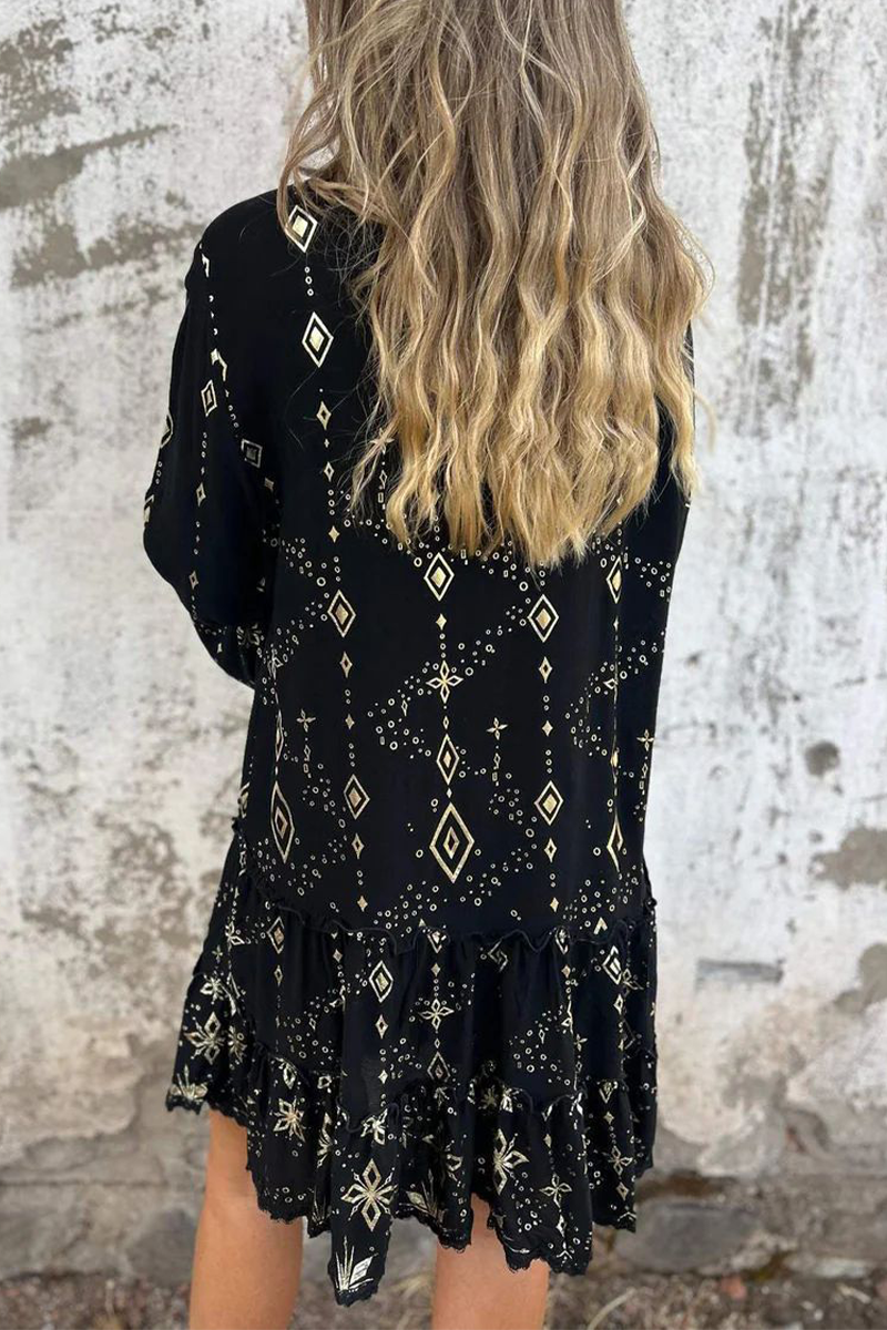 Gracefully Styled Dress for Any Occasion