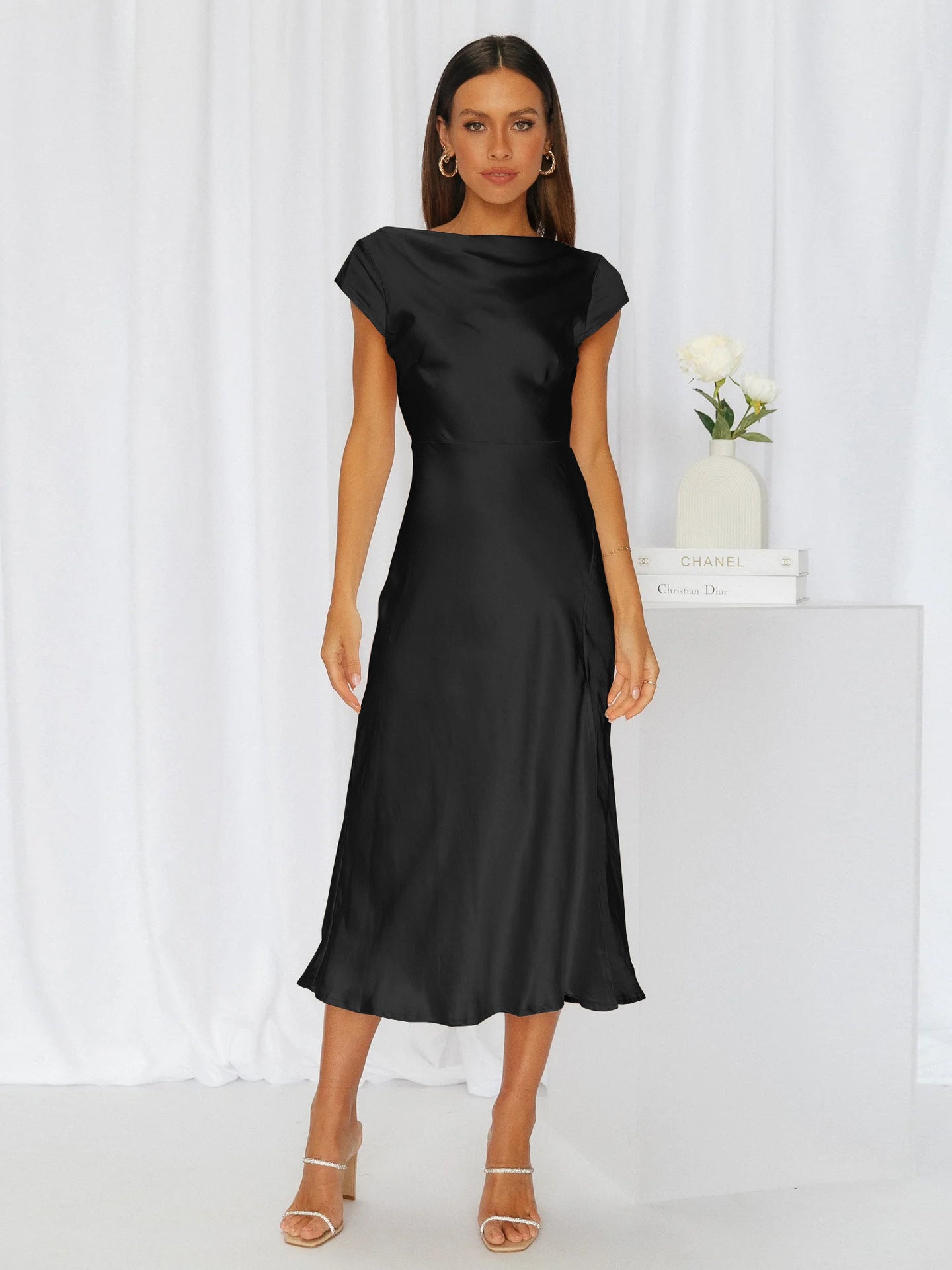 Sophisticated Dress with a Clean Classic Look