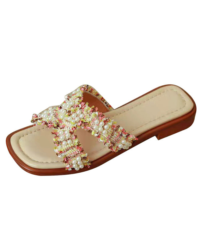 Effortlessly Elegant Sandals with a Timeless Design