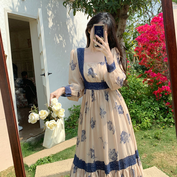 Classic Vintage Dress with a Flattering Fit