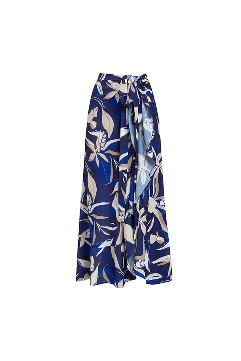 Effortlessly Elegant Garment with a Timeless Design