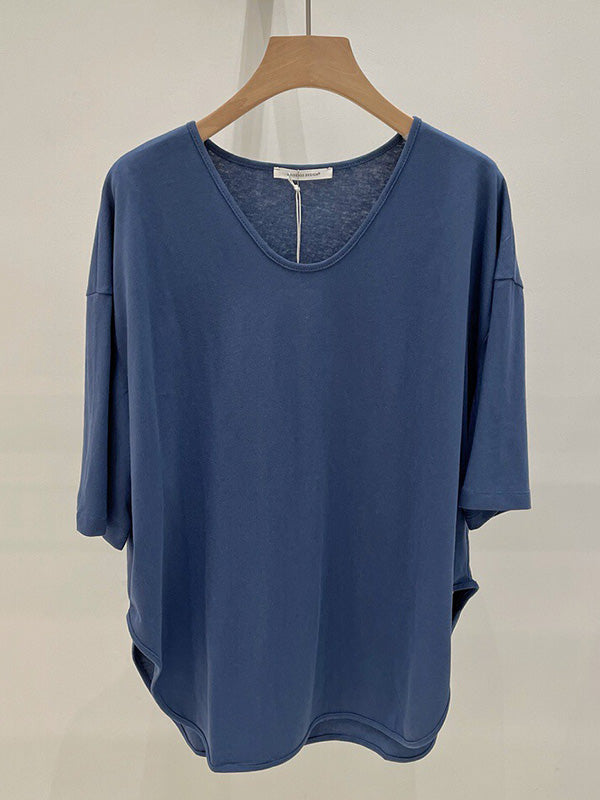 Well Tailored T-Shirt with a Graceful Silhouette