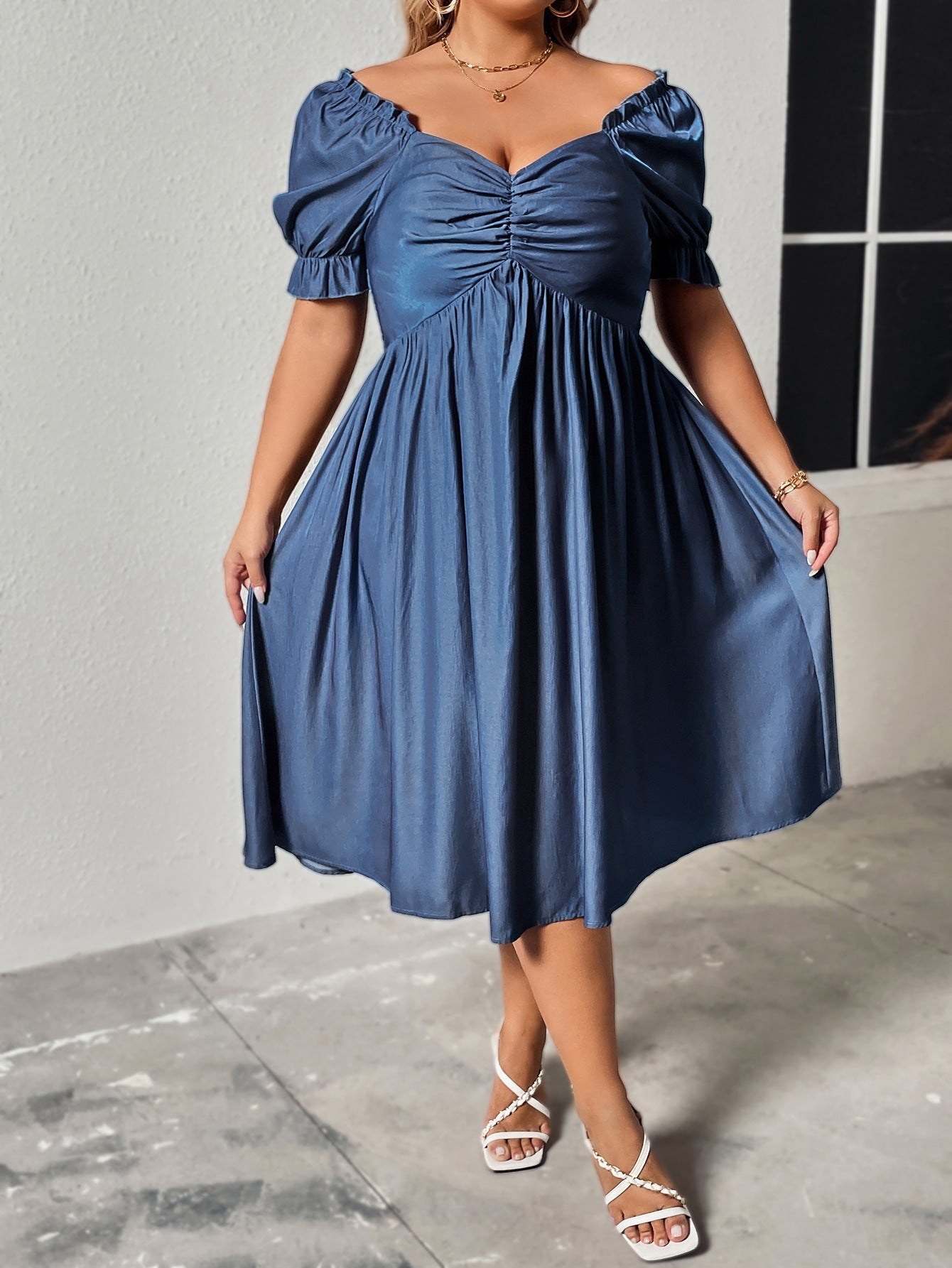 Classic Vintage Dress with a Flattering Fit