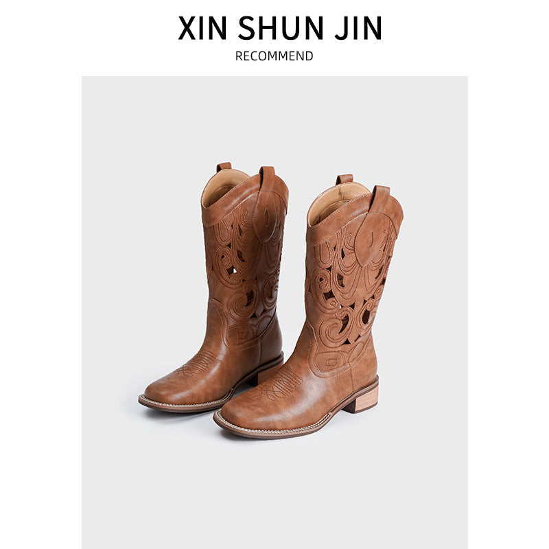 Polished Boots with an Effortless Classic Look
