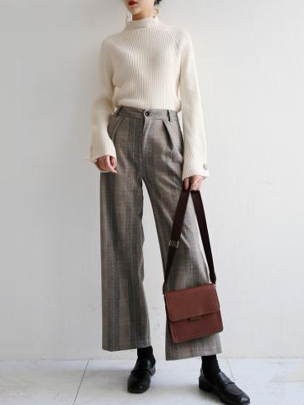 Classic Vintage Sweater with a Flattering Fit