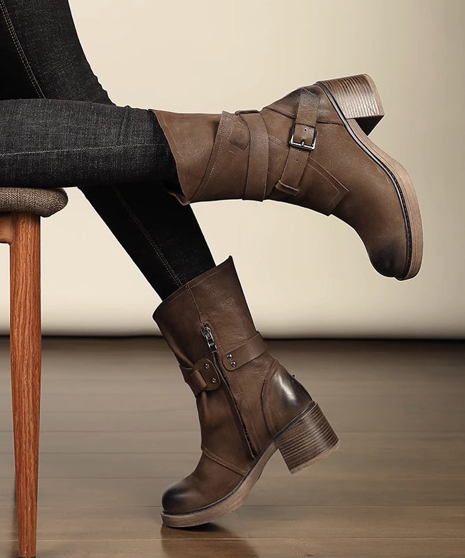 Effortlessly Elegant Boots with a Timeless Design