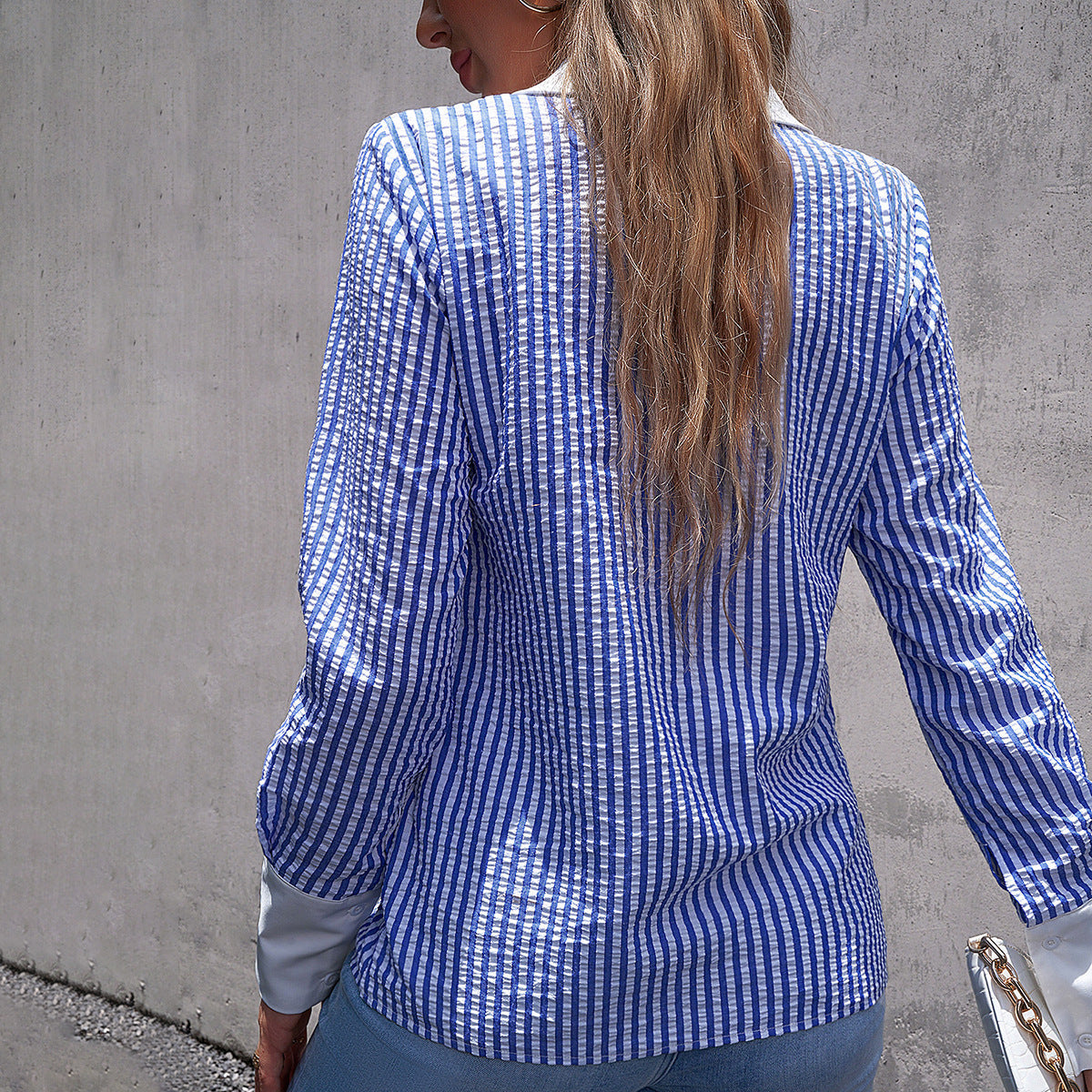 Classic Vintage Shirt with a Flattering Fit