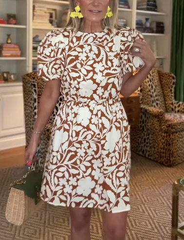 Sophisticated Dress with a Clean Classic Look