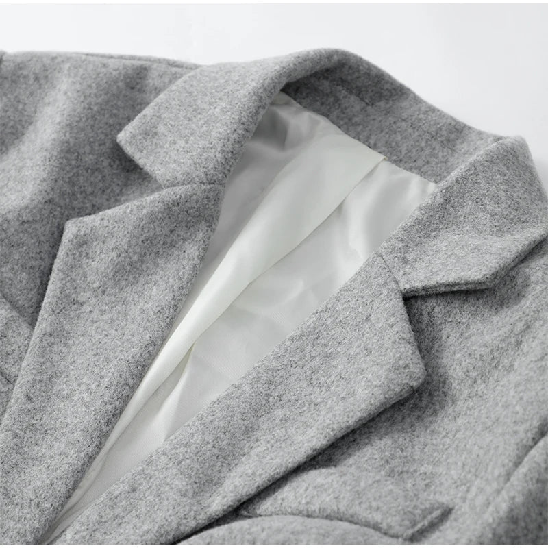 Sophisticated Garment with a Clean Classic Look