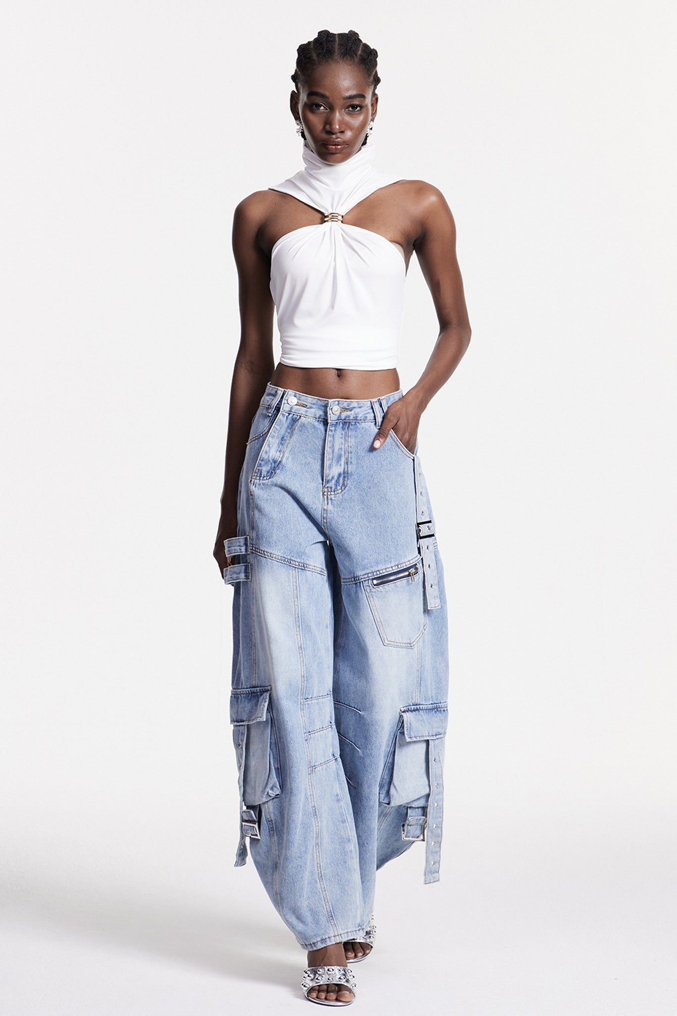 Effortlessly Elegant Garment with a Timeless Design