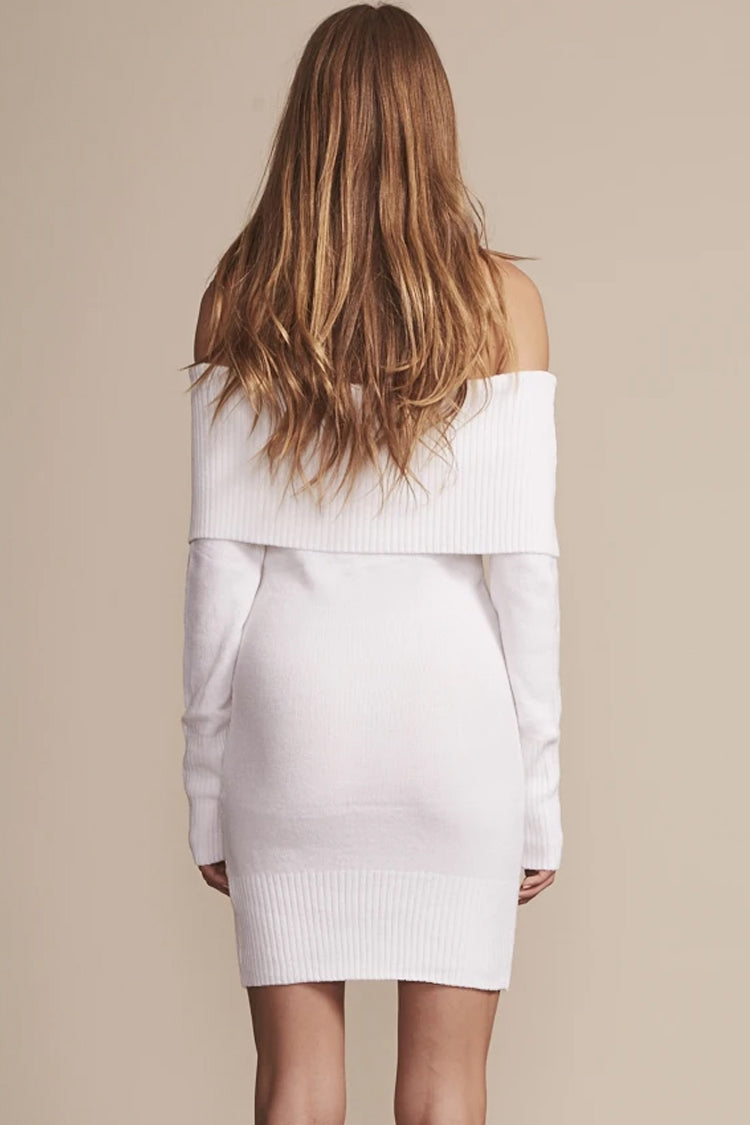 Well Tailored Sweater with a Graceful Silhouette