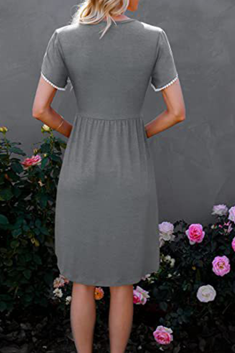 Classic Vintage Dress with a Flattering Fit