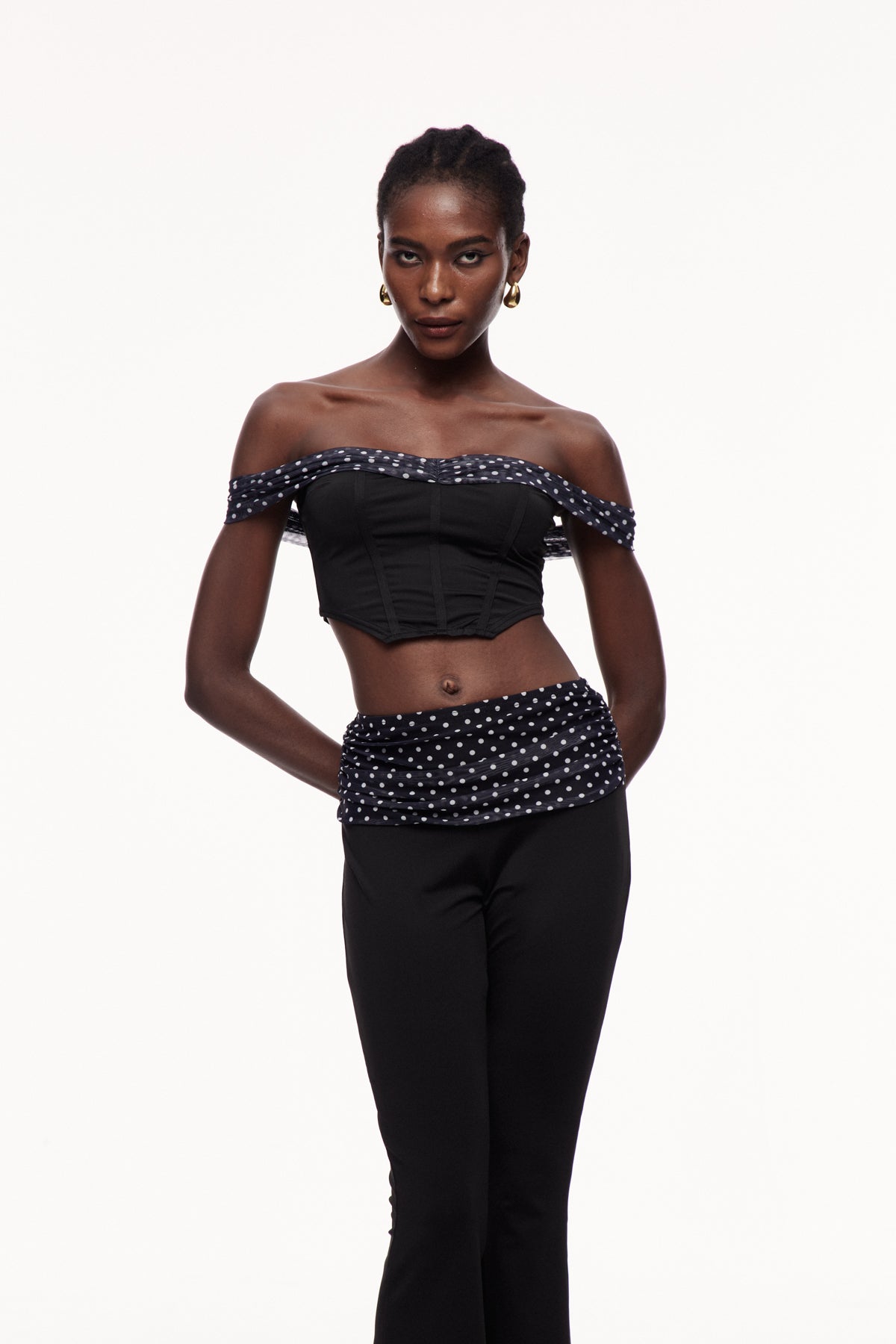 Well Tailored Pants with a Graceful Silhouette