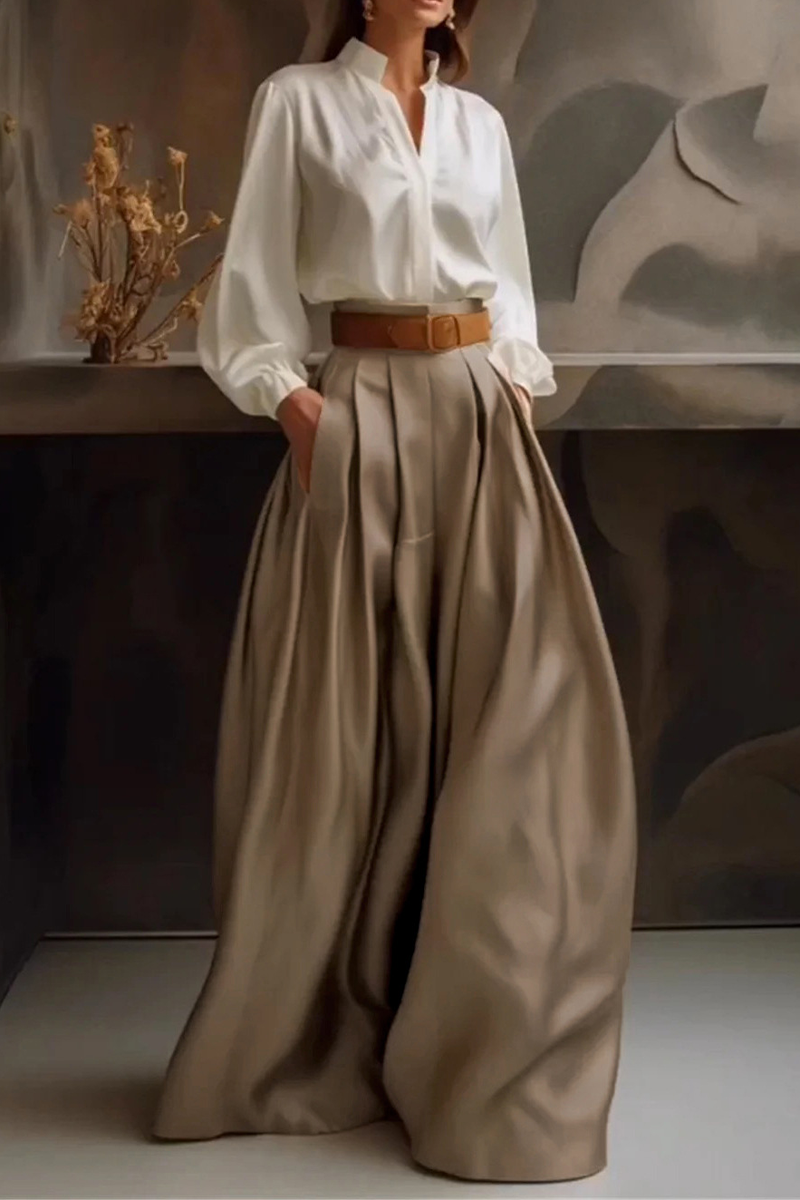 Effortlessly Elegant Garment with a Timeless Design