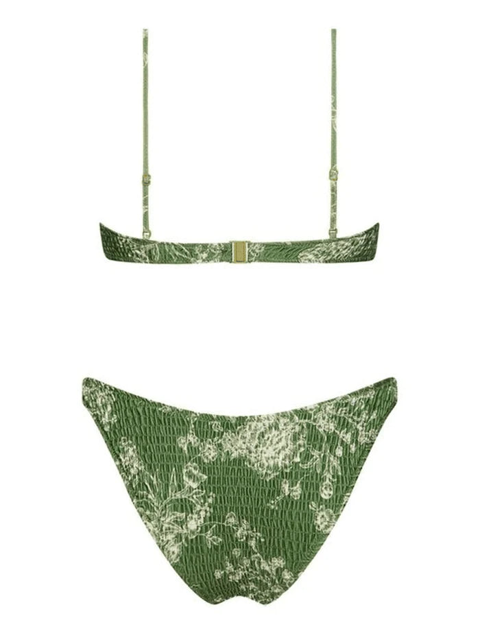 Beautifully Finished Bikini in a Timeless Design