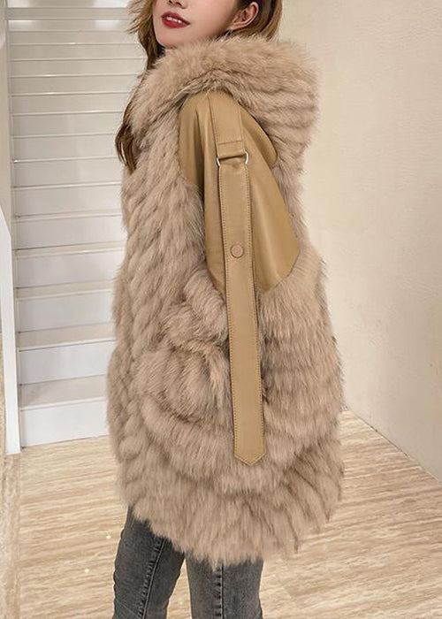 Well Tailored Coat with a Graceful Silhouette