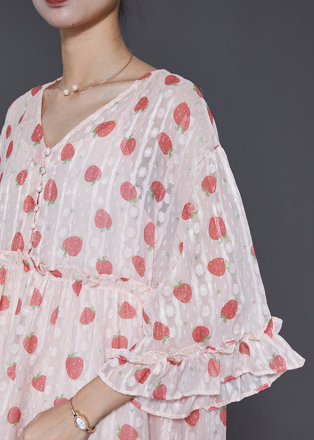 Well Tailored Dress with a Graceful Silhouette