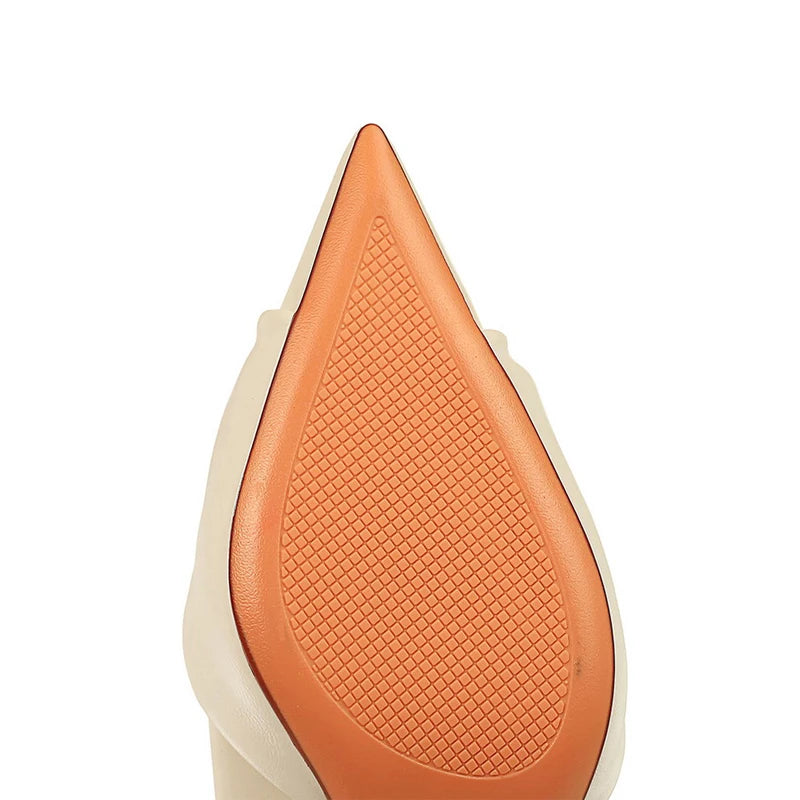 Beautifully Finished Heels in a Timeless Design