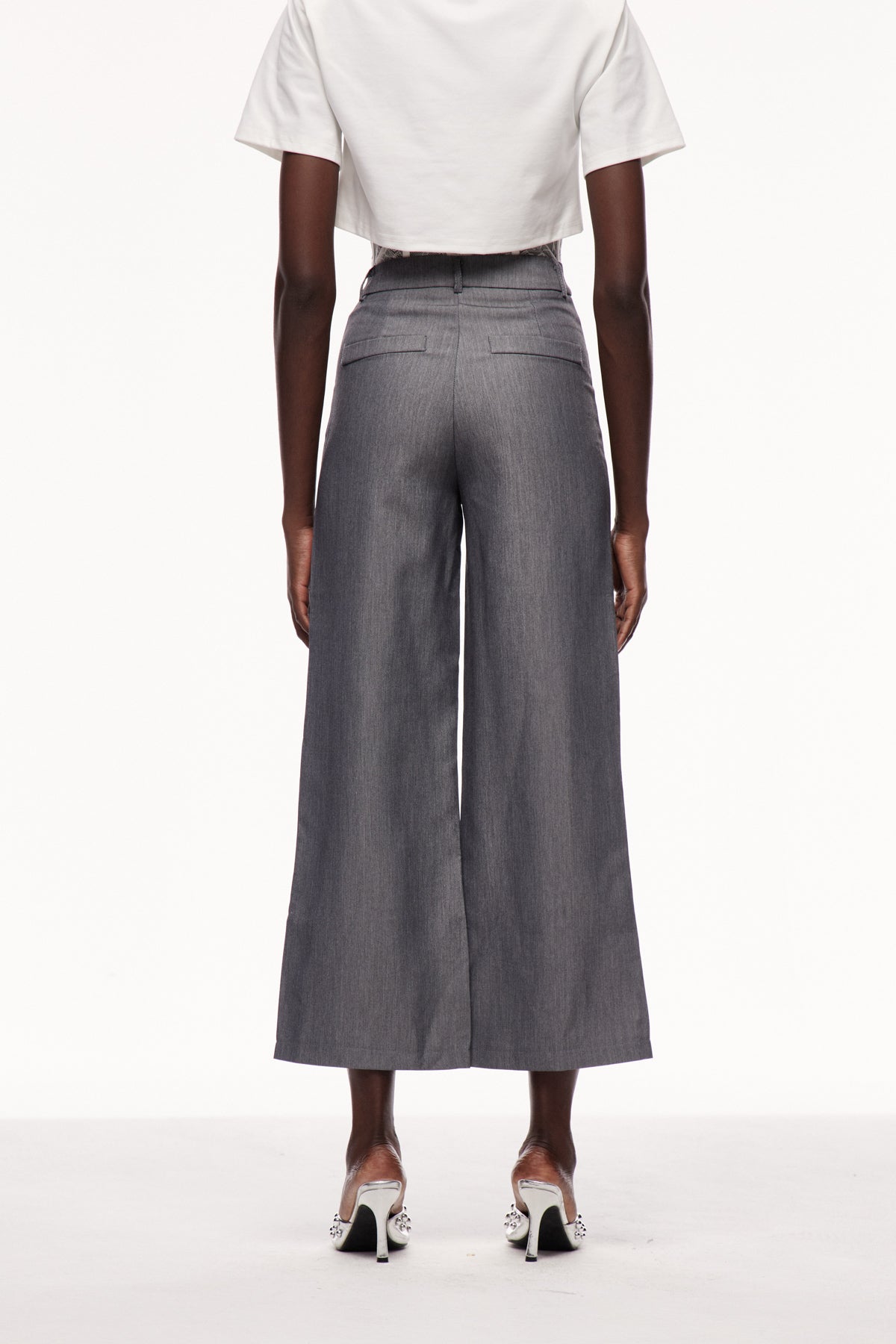 Gracefully Styled Pants for Any Occasion