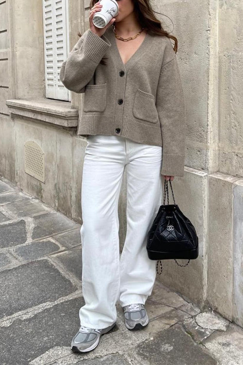 Well Tailored Cardigan with a Graceful Silhouette