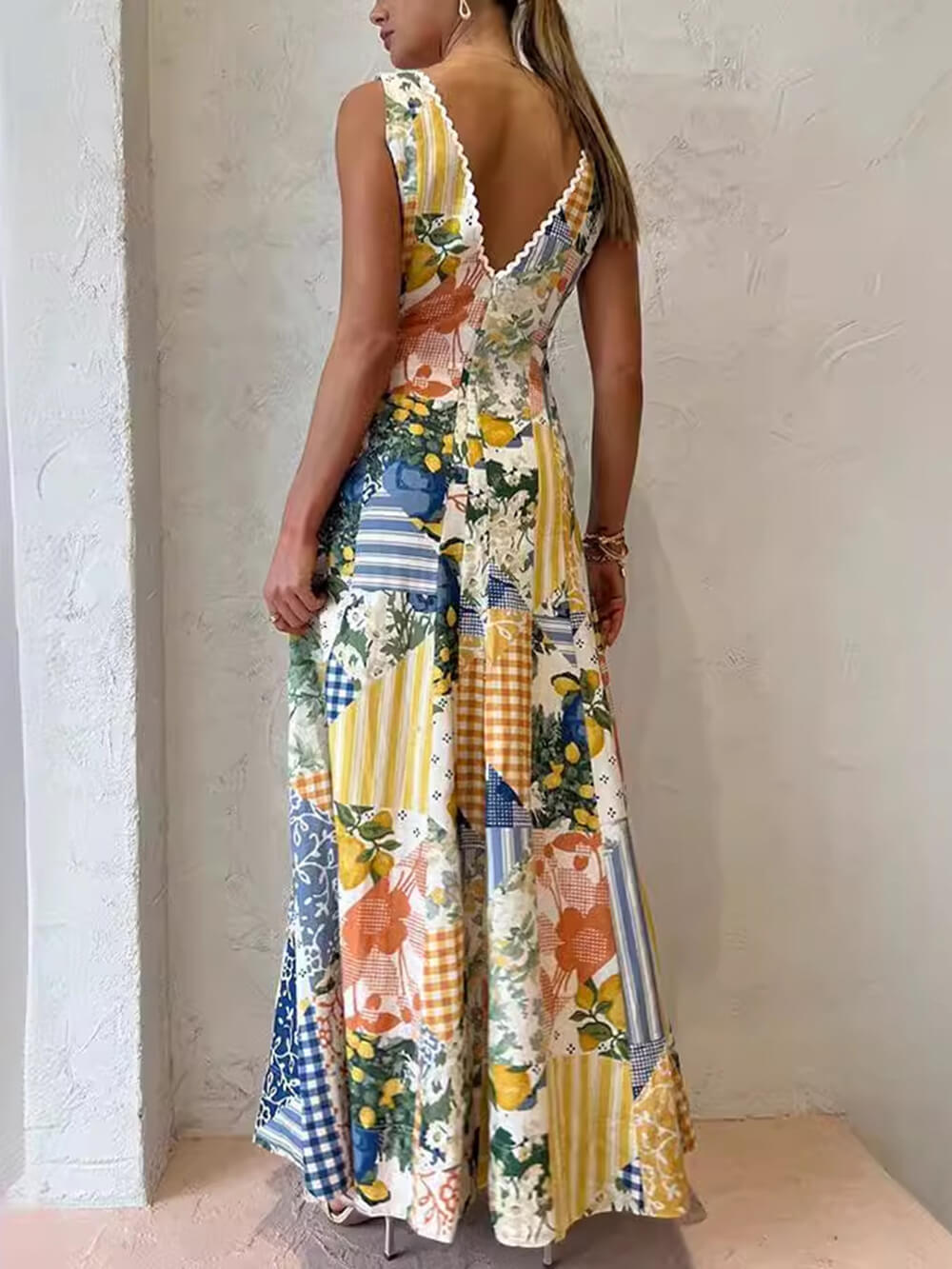 Beautifully Crafted Dress in a Classic Style