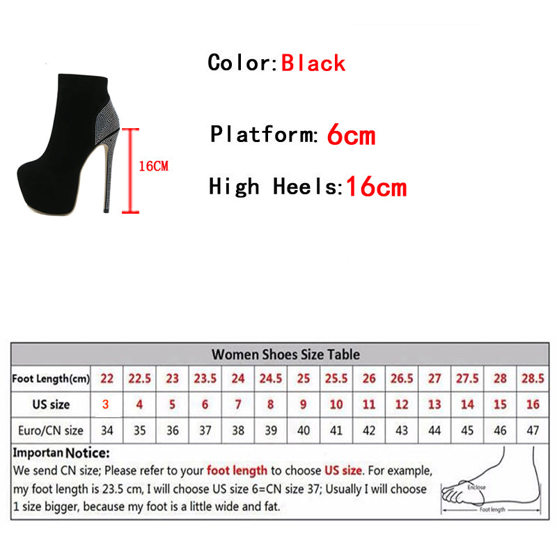 Effortlessly Elegant Boots with a Timeless Design