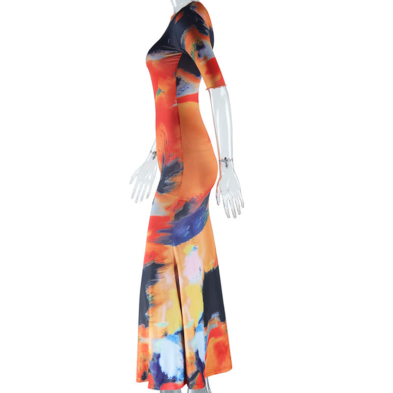 Beautifully Finished Dress in a Timeless Design